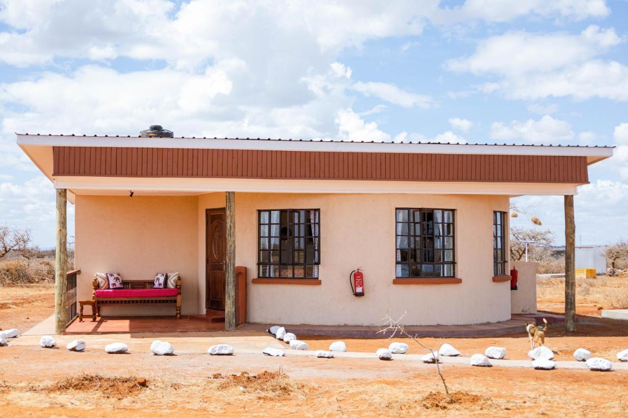 Wild Amboseli Ndovu Cottage. エクステリア 写真