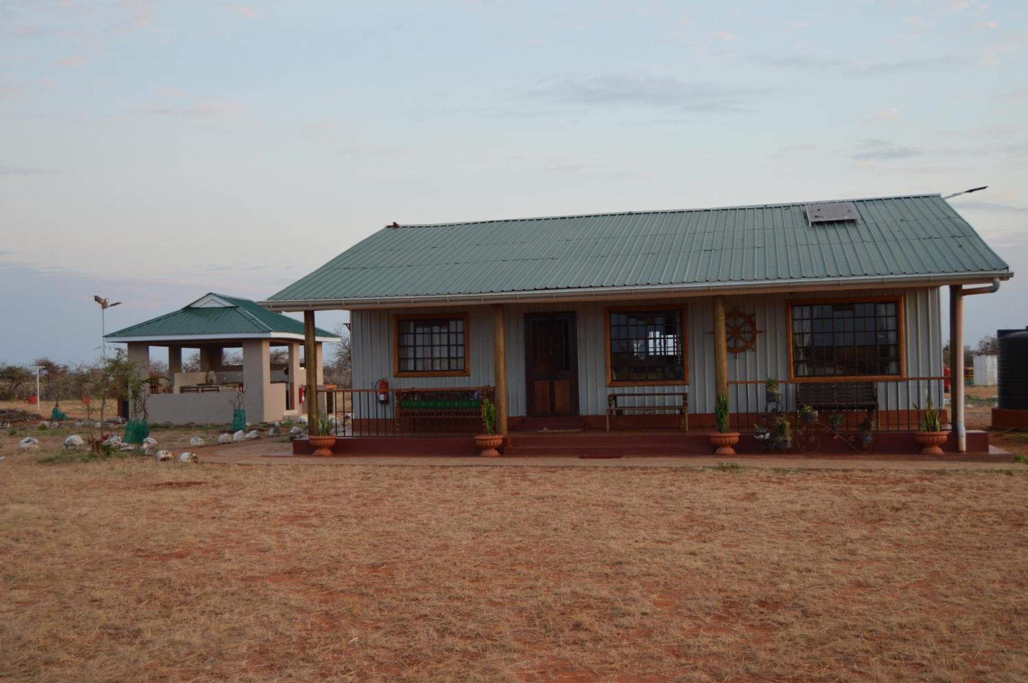 Wild Amboseli Ndovu Cottage. エクステリア 写真